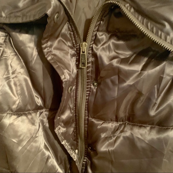 NWT Old Navy Puffer Vest Sz XS - Picture 5 of 8